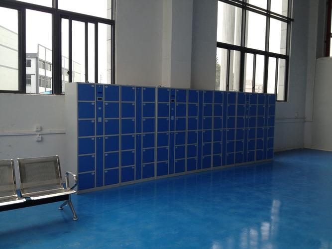 办公 商业场所专用设备 存包柜 >热销36门智能磁卡存包柜超市刷卡寄存